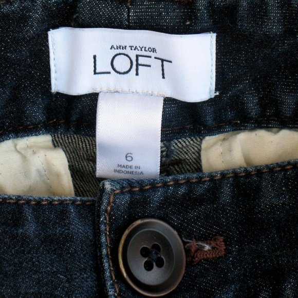 Ann Taylor Loft - Flare Leg Dark Wash Sz 6 - Picture 3 of 5